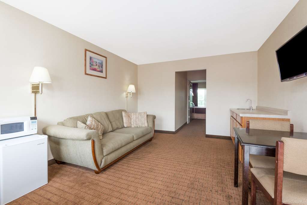 Howard Johnson By Wyndham Springfield Habitación foto